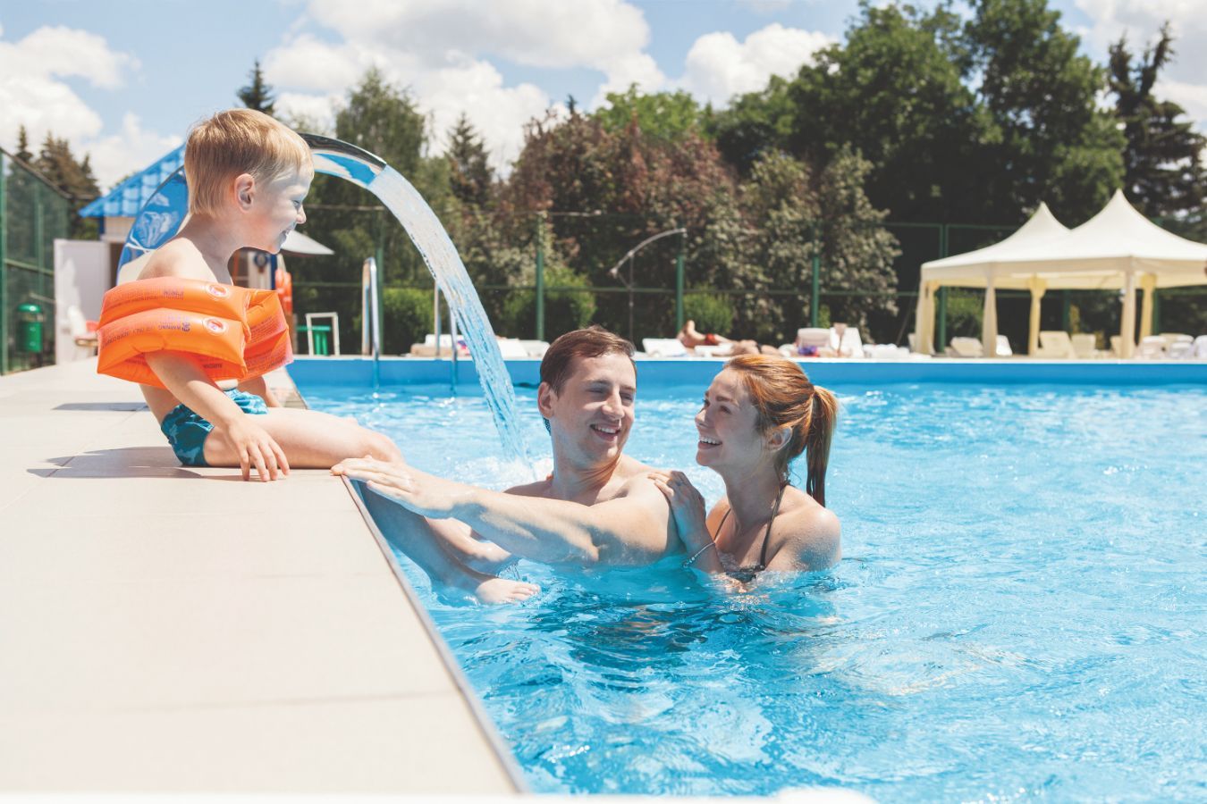 Открытый бассейн, день Открытый бассейн, день